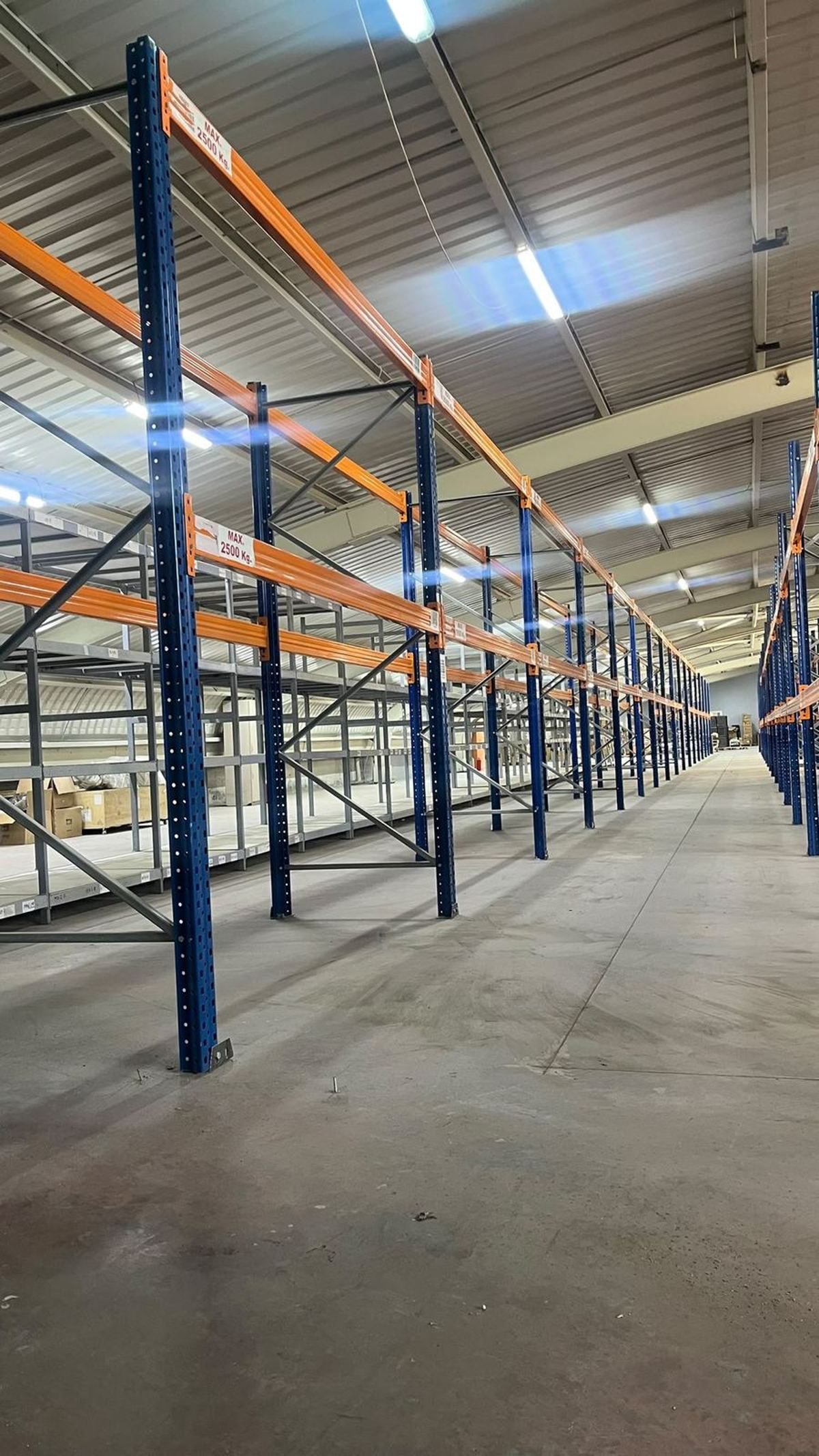 İkinci El Ağır Yük Depo Palet Rafı, traversleri etiketli uzun hat